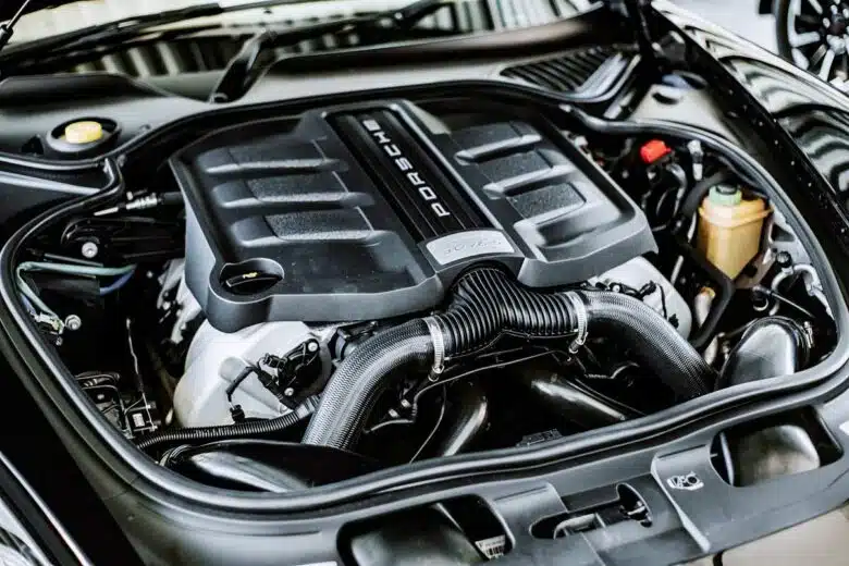 Porsche ainsi que de nombreux constructeurs automobiles se penchent vers des solutions de carburants synthétiques ou des technologies sans énergie fossile.