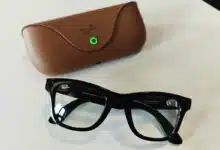 Des lunettes Ray Ban Meta et leur boitier.