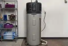Un chauffe-eau à pompe à chaleur.