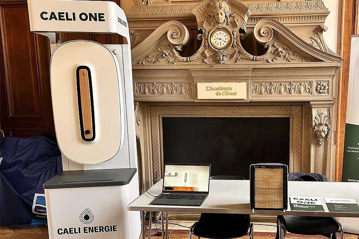 Caeli Énergie était présent lors du salon des Compagnons du Devoir pour présenter son produit.