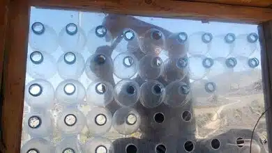 Une climatisation low tech à partir de bouteilles en plastique.