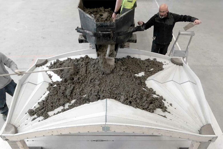 Un coffrage pour fabriquer une dalle de béton.