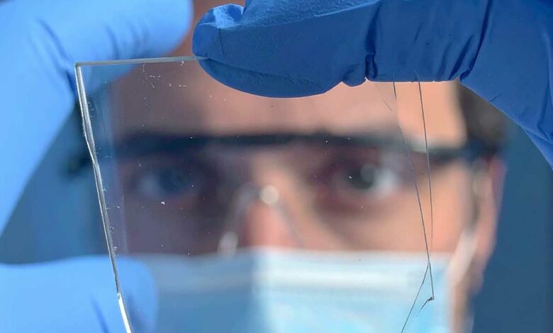 Des chercheurs inventent un verre qui retient la chaleur et qui est anti éblouissement.