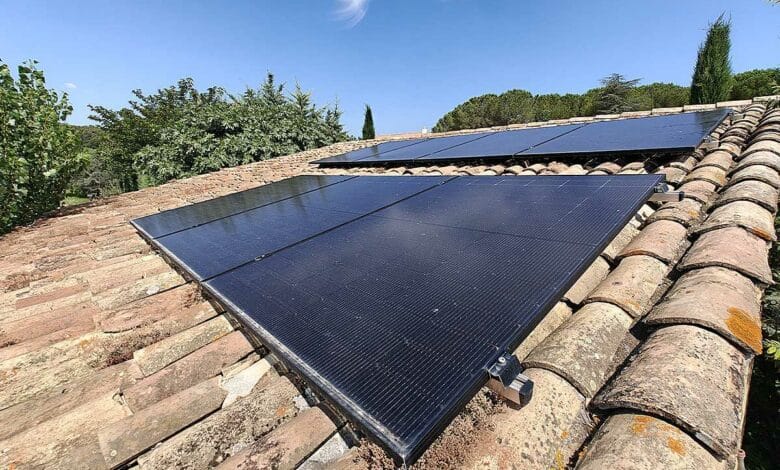 Lorsque la chaleur est trop importante, vos panneaux solaires perdent en performance, pour palier à cela, des chercheurs ont inventé un gel de refroidissement.