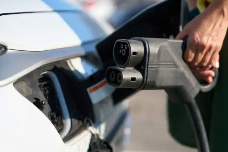 Faire 3 000 km avec une recharge, c'est le pari de Huawei avec la nouvelle batterie qu'il développe actuellement.