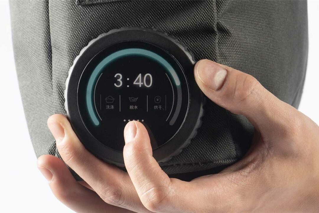 Ils inventent un lave-linge nomade qui tient dans un sac à dos.