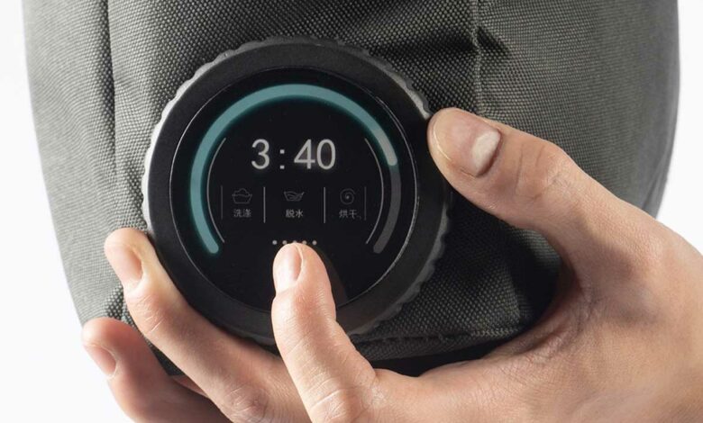 Ils inventent un lave-linge nomade qui tient dans un sac à dos.