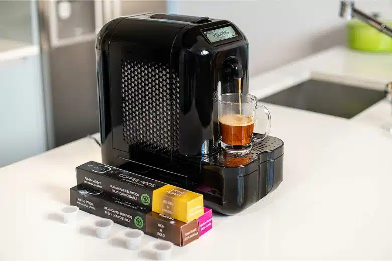 La machine à café qui est également un générateur d'eau atmosphérique.