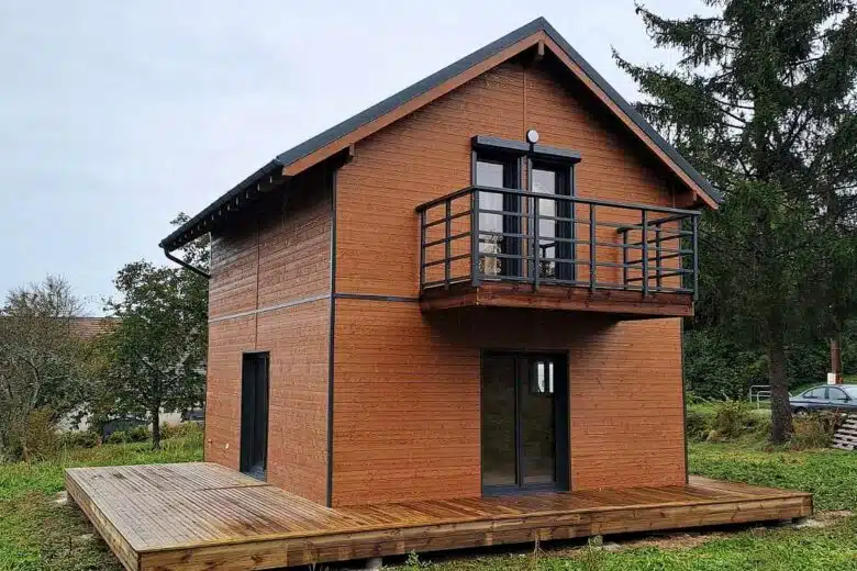 Un modèle de maison en bois par ID Maison Bois.