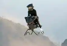 Une moto volante.