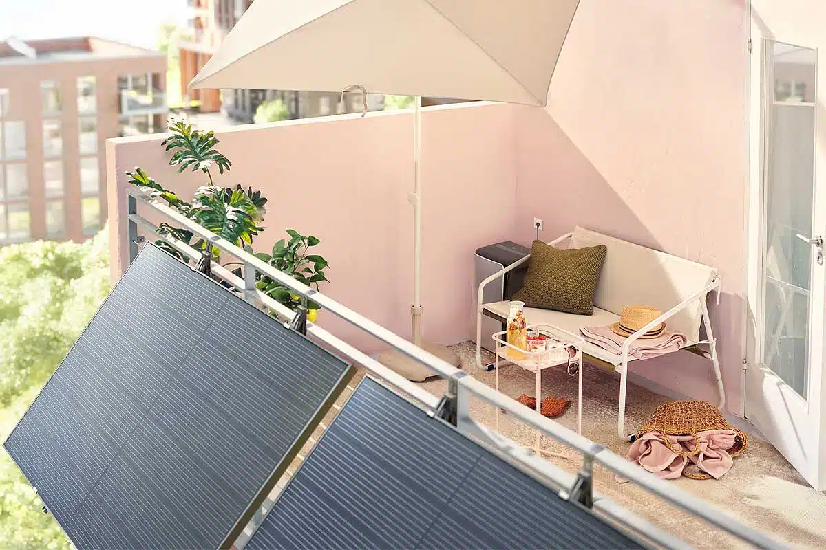 IKEA et ses partenaires proposent des kits solaires pour balcon à des tarifs très intéressants.