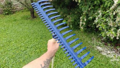Le râteau réversible d'Outils Perrin.