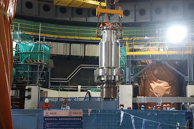 Installation de la pompe principale sur l'unité Linglong One.