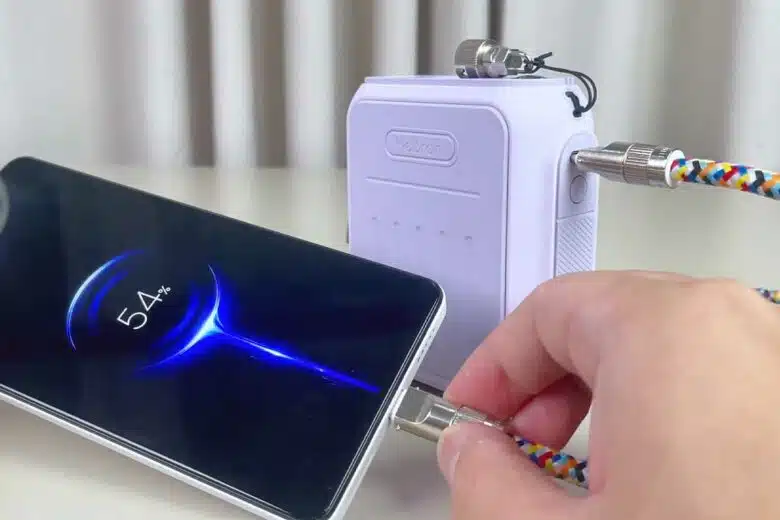 Un ventilateur portable qui fait également office de powerbank.