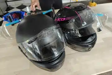 Les casques avant la pose du film.