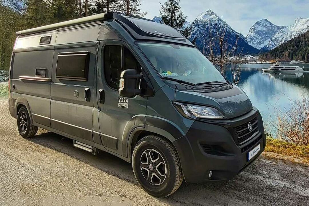 Un van aménagé Chausson V594.
