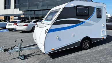 Le modèle Tommy BD de chez TOMPLAN est une caravane compacte qui n'a rien à envier aux grandes.