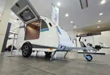 Une mini caravane au look rétro.