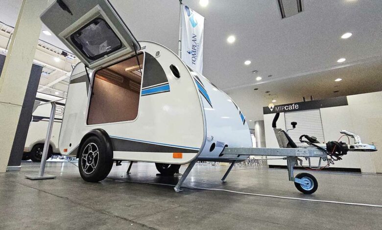 Une mini caravane au look rétro.