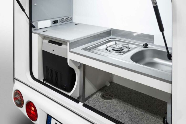 La mini kitchenette (en option) pour préparer ses repas.