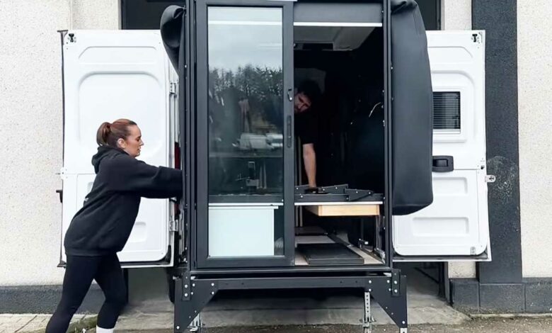 Un aménagement rapide à base de cubes pré équipés qui s'installent et se désinstallent en quelques instants.