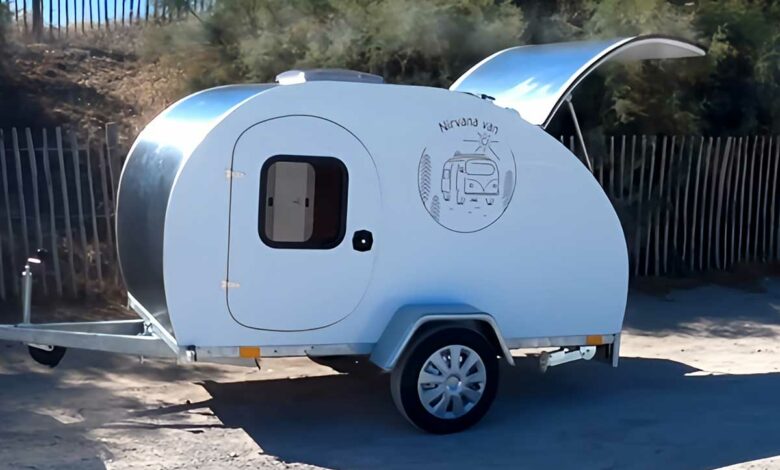 La première caravane de Nirvana Van.