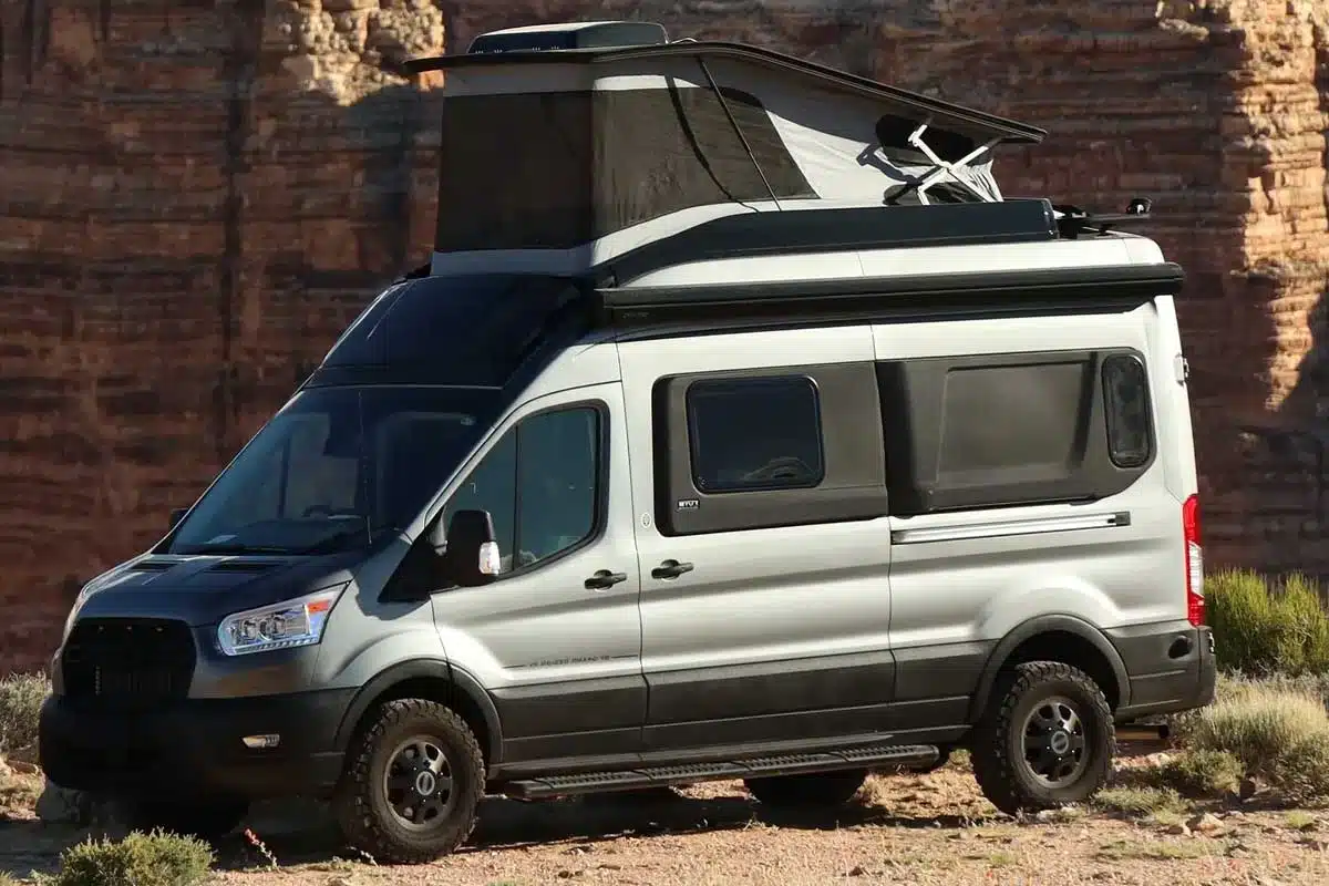 Grand Design propose une version luxe du van aménagé avec son Lineage VT.