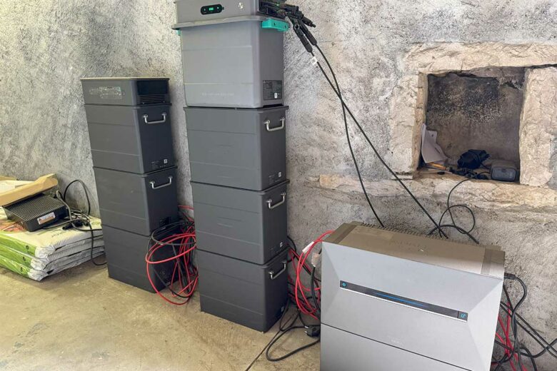 Des batteries domestiques installées à domicile.