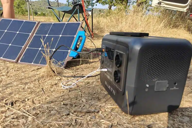 Des panneaux solaires nomades pour recharger de petits appareils comme un téléphone ou un ordinateur portable. 