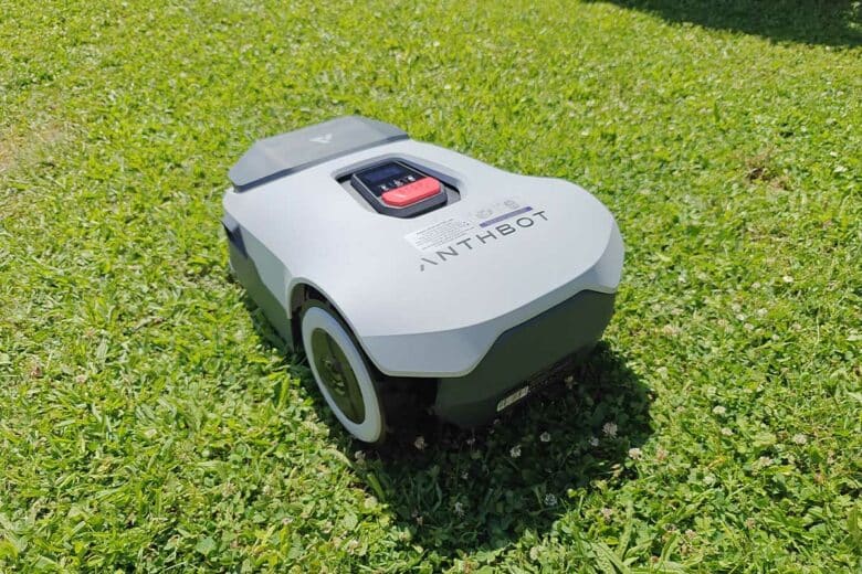 Un robot tondeuse très intelligent.
