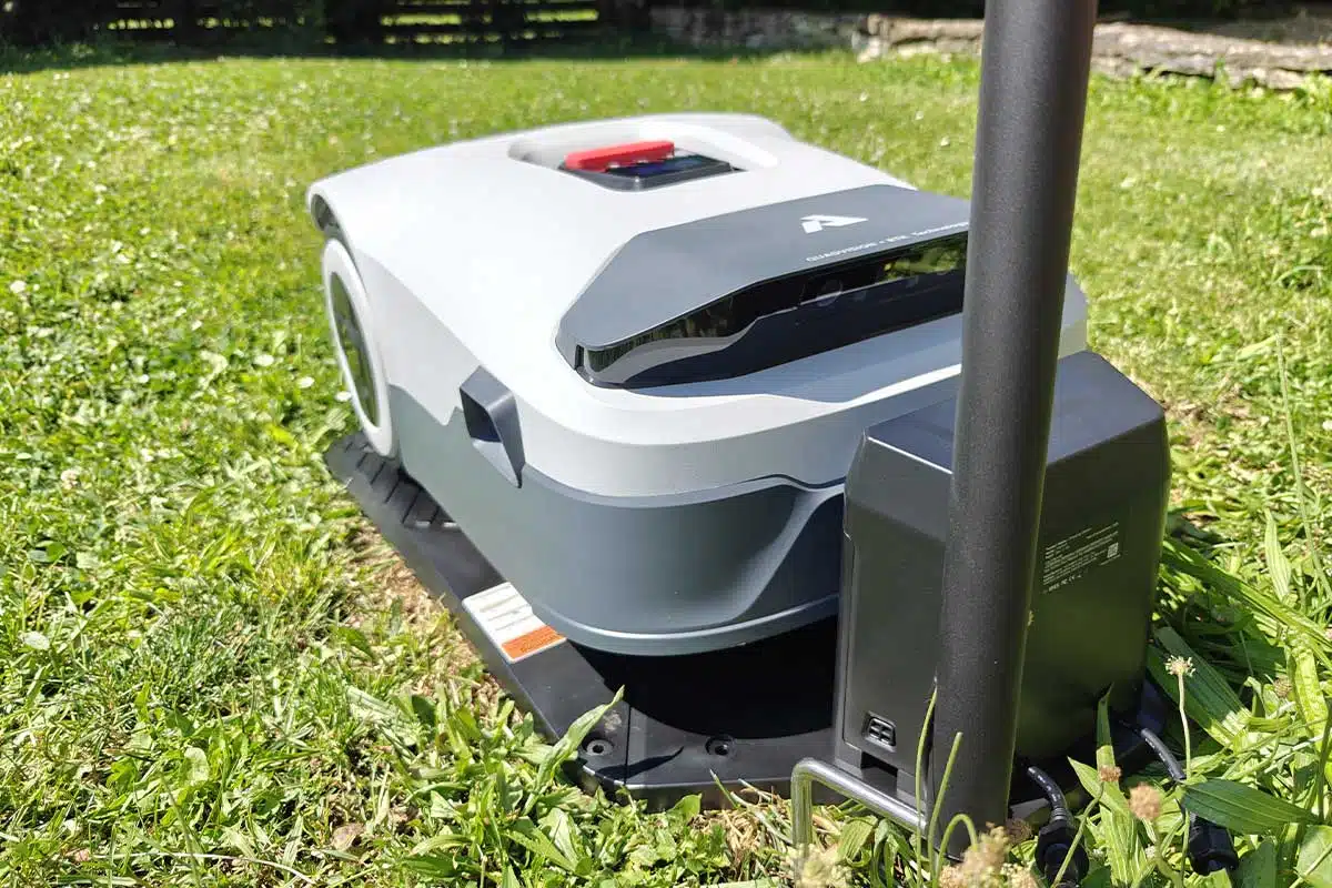 Avis et test du robot tondeuse ANTHBOT Genie 3000