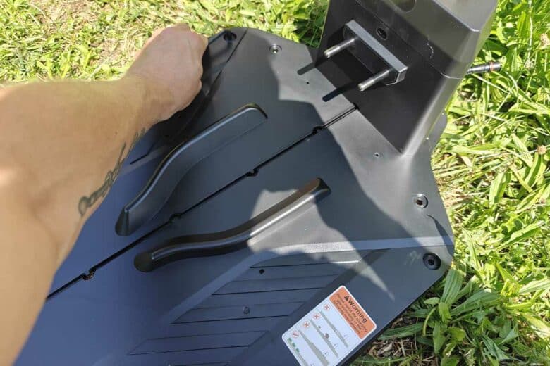 Installation de la station de charge avec 4 sardines.