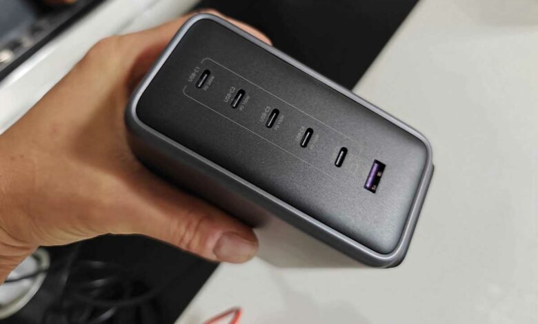Une station équipée de 6 ports USB.