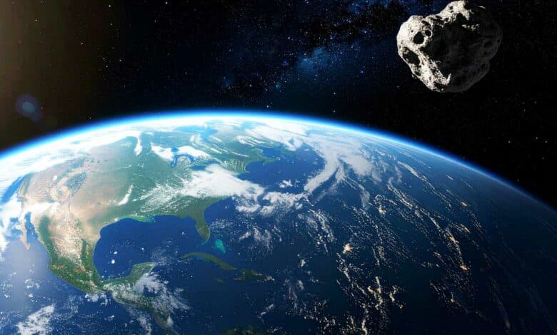 Un astéroïde croise l'orbite de la Terre.