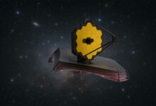Le télescope James Webb et l'Univers en arrière plan.