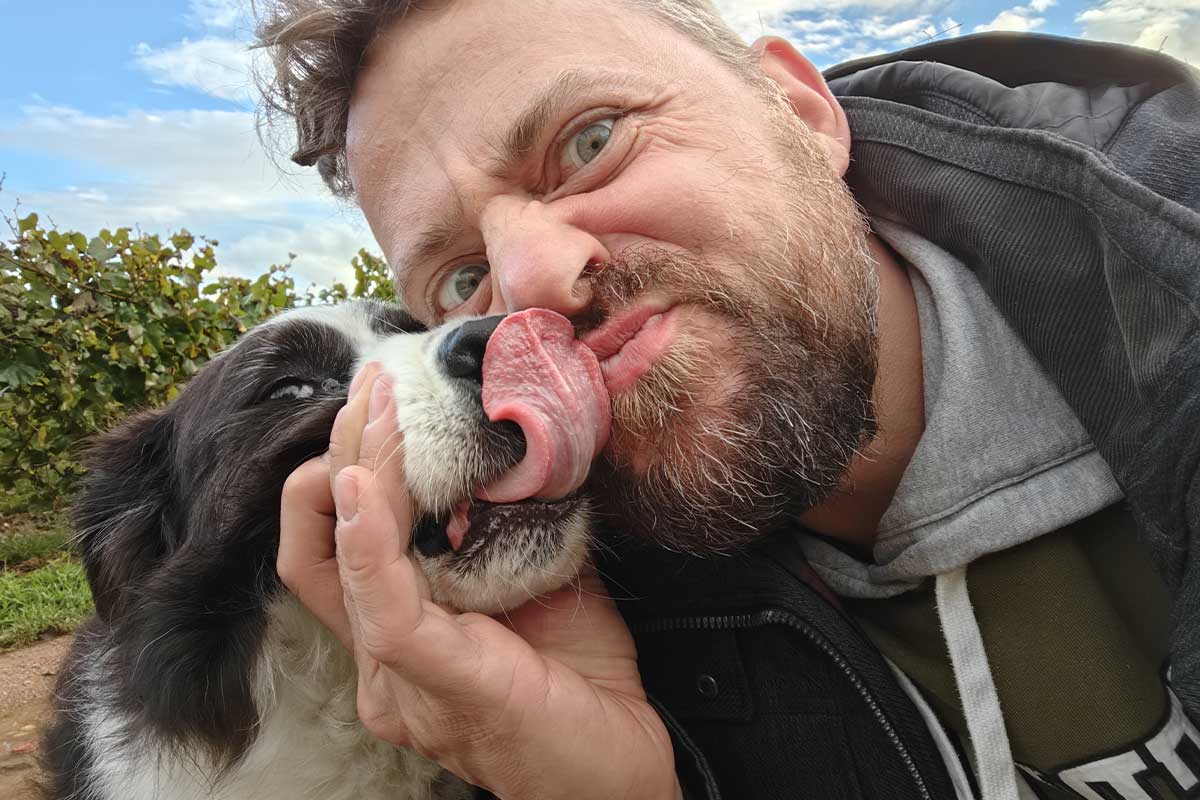 Votre chien est-il capable de ressentir si une personne est gentille ou non ? Crédit photo : Alexandre Bonazzi pour NeozOne