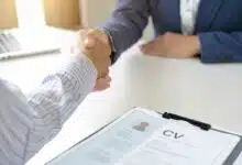 Une poignée de main lors d'un RDV.
