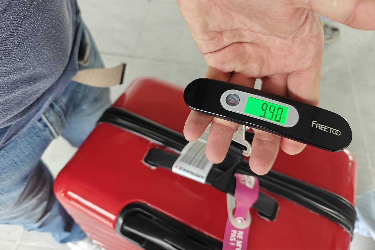 Un pèse bagage pour vos voyages afin de ne pas avoir de surtaxe à cause d'une valise trop lourde.