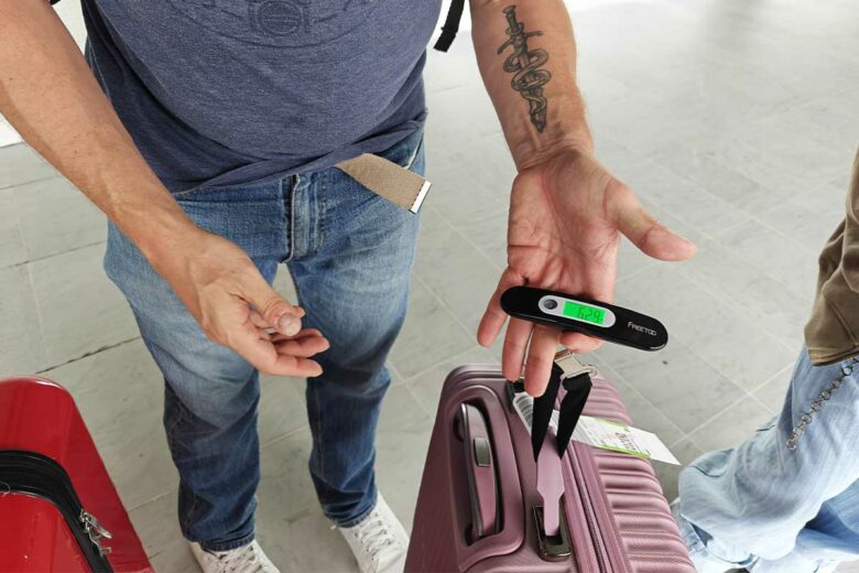 Un pèse-bagage pour ne plus avoir de surprises en arrivant à l'aéroport.