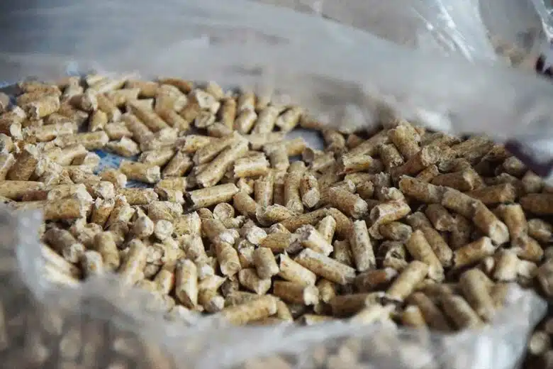 Profitez de l'été pour refaire votre stock de pellets lorsque la demande n'est pas forte.