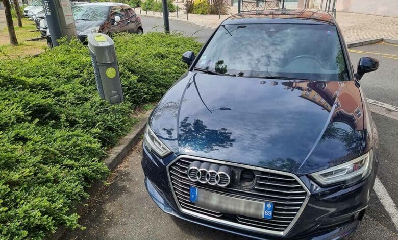 Mon ancienne Audi étron qui portait bien son nom.