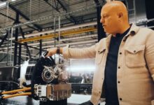 Le bloc moteur électrique de la Gemera présenté par le fondateur de Koenigsegg.