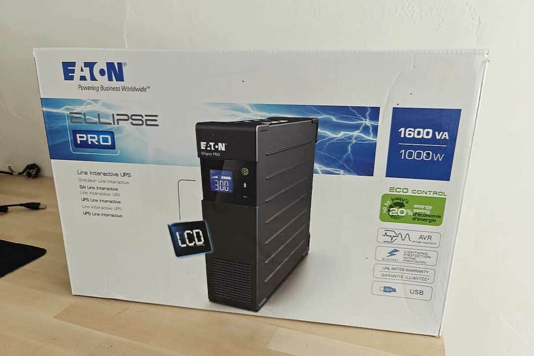 Le carton d'emballage.