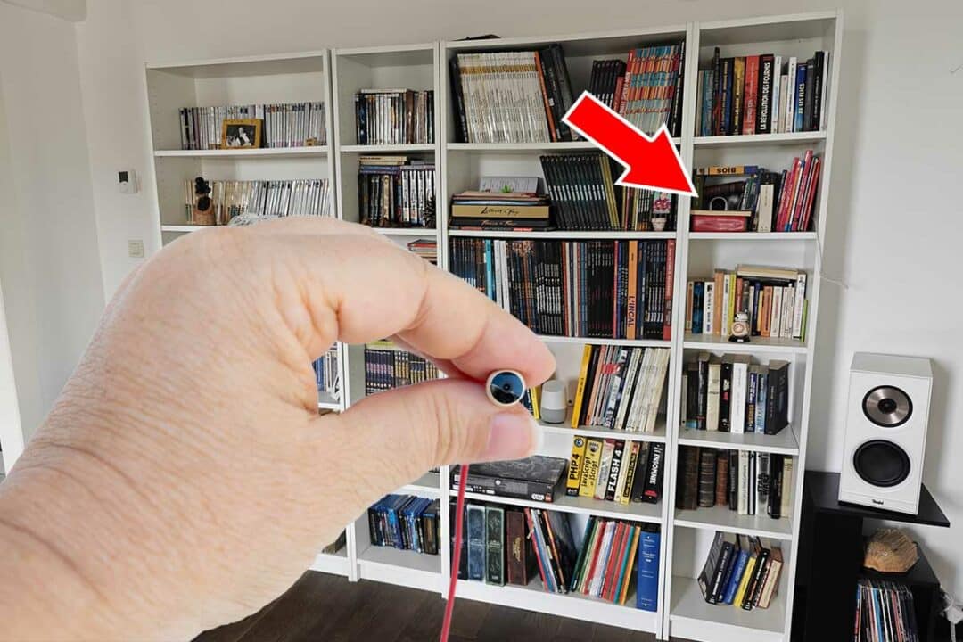 Une mini caméra espion.