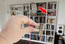 Une mini caméra espion.