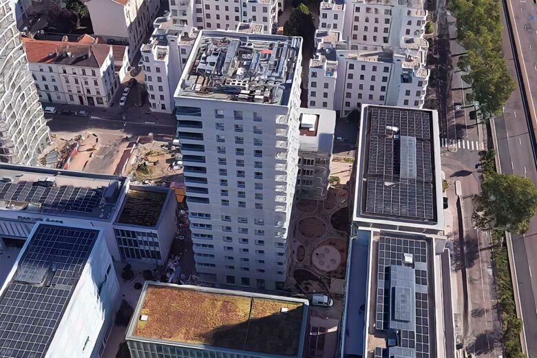 Vue aérienne du bâtiment situé dans le quartier « confluence ».