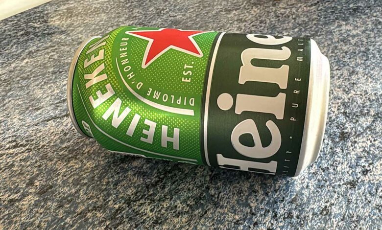 Une canette de bière.