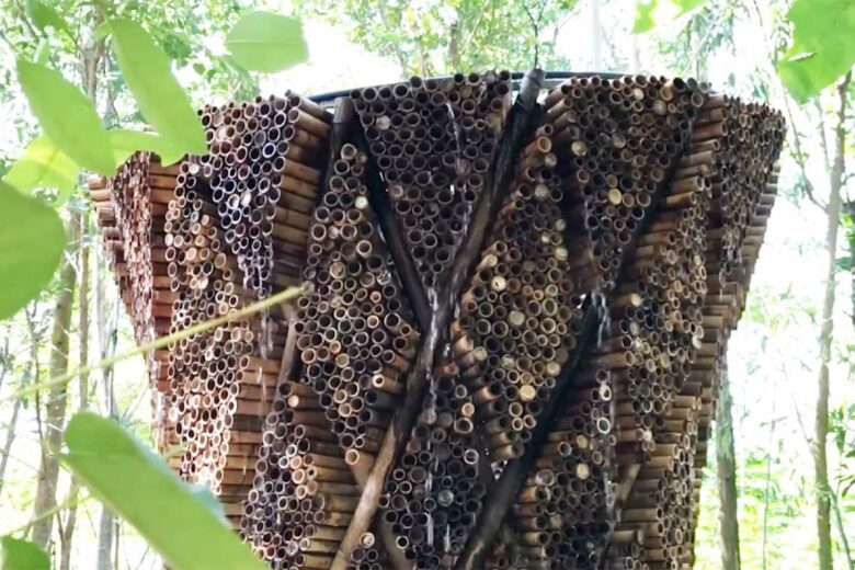 Une climatisation en bambou dans un parc au Vietnam.