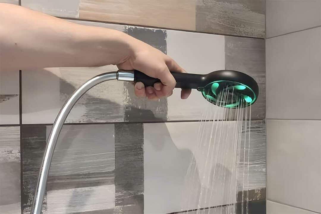 Un pommeau de douche astucieux pour limiter sa consommation d'eau.
