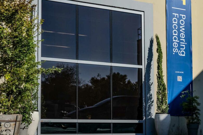 Un ensemble de près de 10 m² de fenêtres solaires.